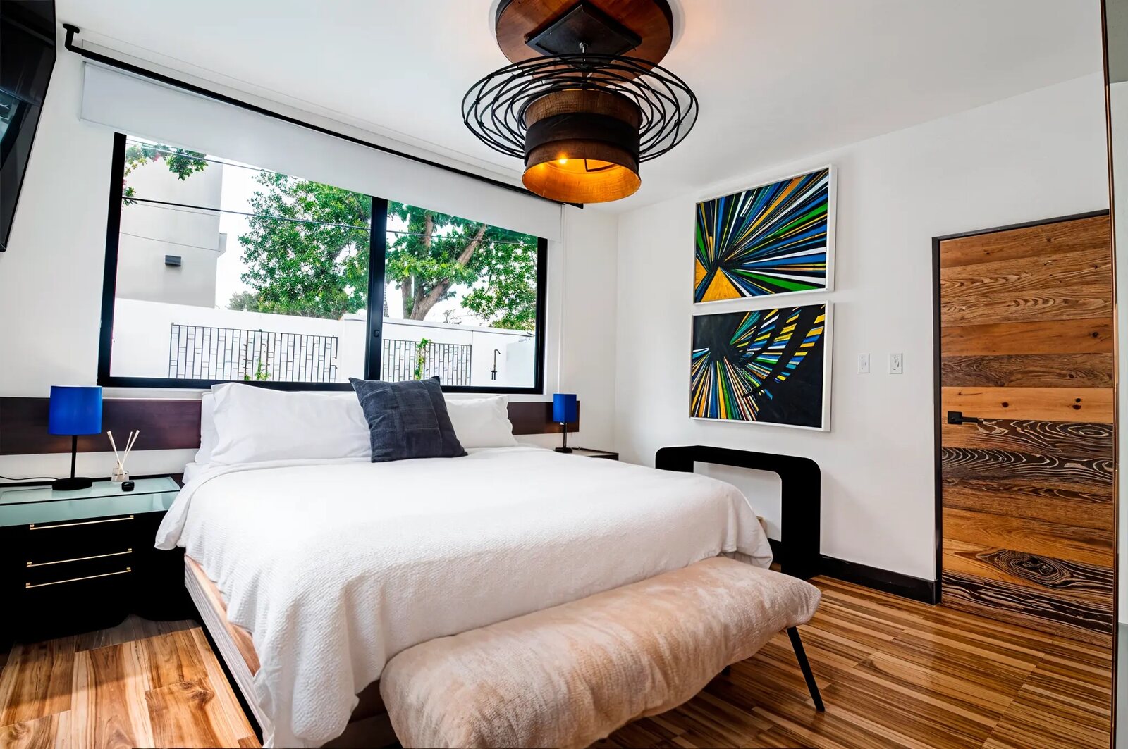 Luxury Room, 1 King Bed, Connecting Rooms, Pool View - bedroom