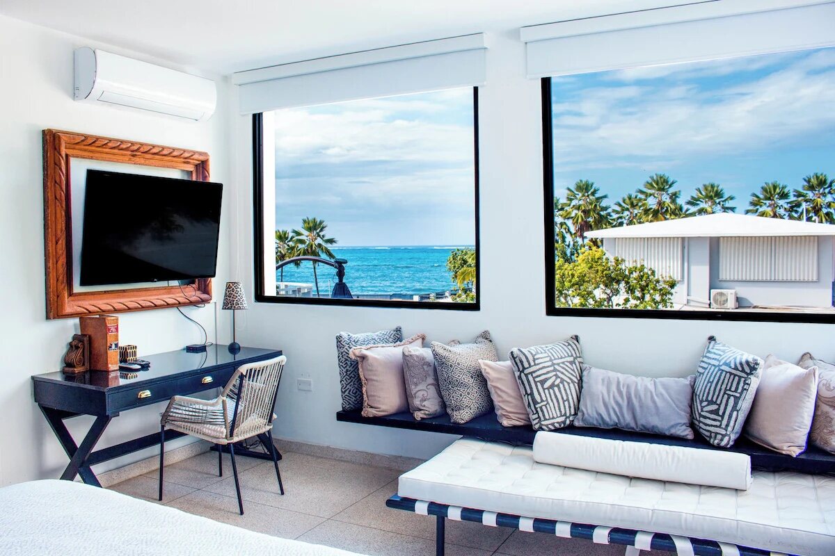 Grand Room, 1 King Bed, Ocean View - ocean-view window seat