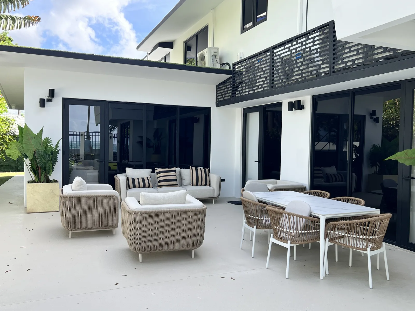 Outdoor lounge and dining terrace