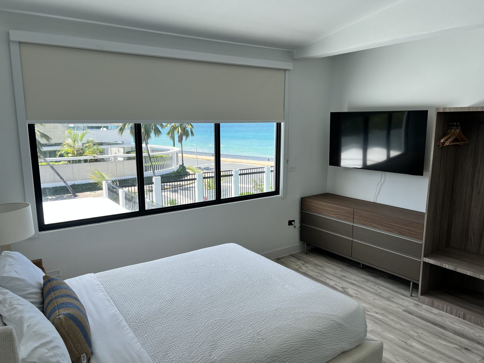 Ocean View Queen Suite - bedroom