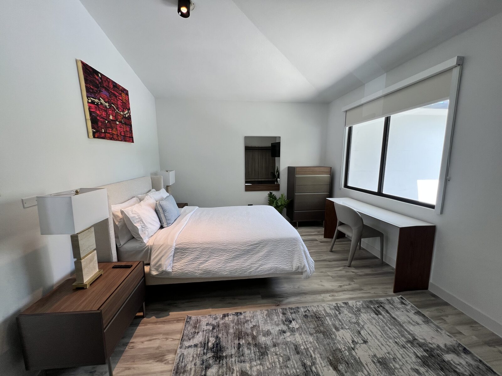 Garden Queen Suite - bedroom
