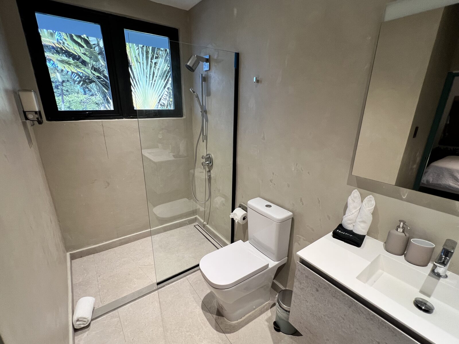 Garden Queen Suite - bathroom
